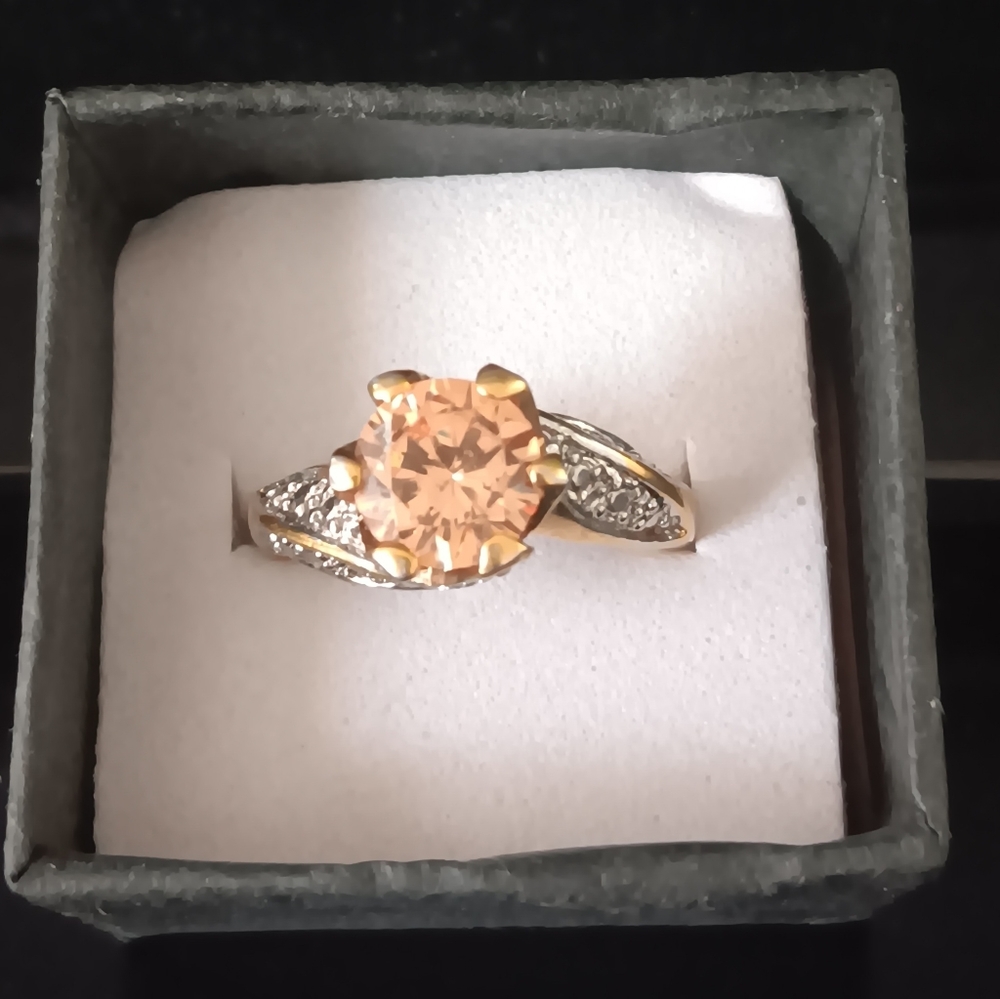 Beautiful Antique Topaz CZ Diamond Ring  (6 1/2)